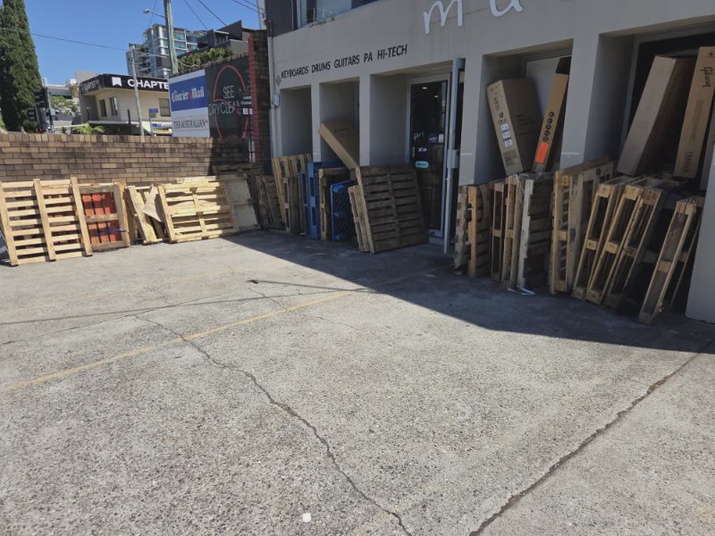 Free Pallets in Newstead