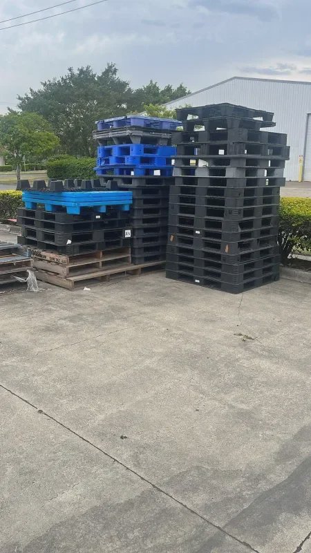 Free Plastic Pallets in Hamilton