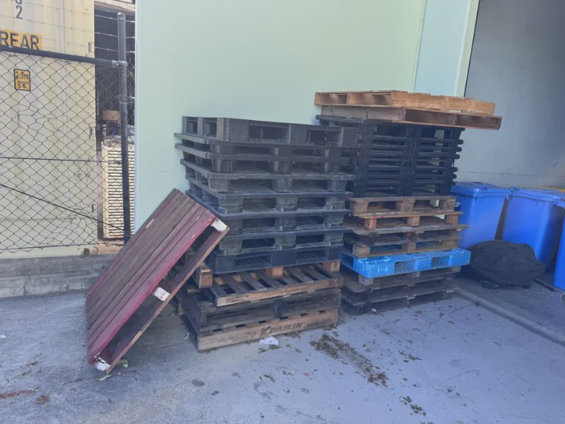 Free Pallets in Mansfield