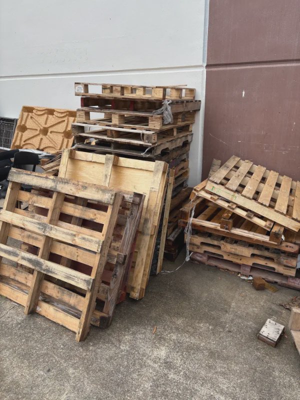 Pallets in Loganholme