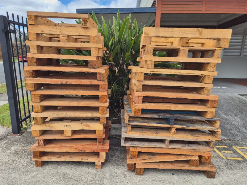 Free Pallets in Parkinson
