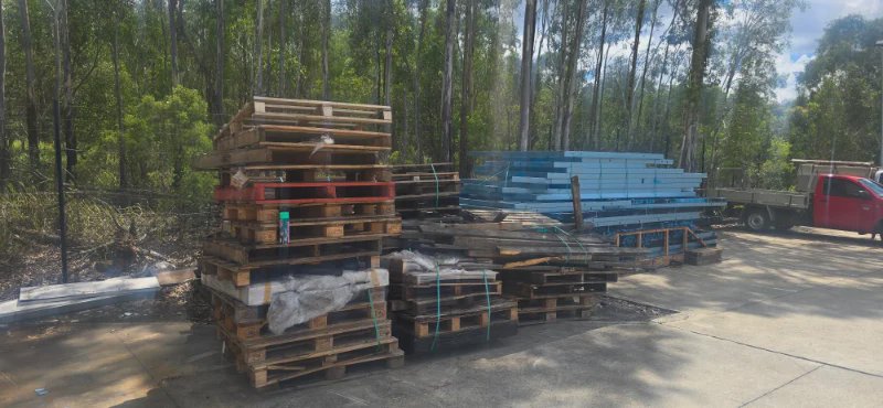 Free Pallets in Larapinta