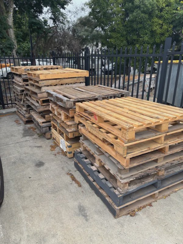 Free Pallets in Yatala