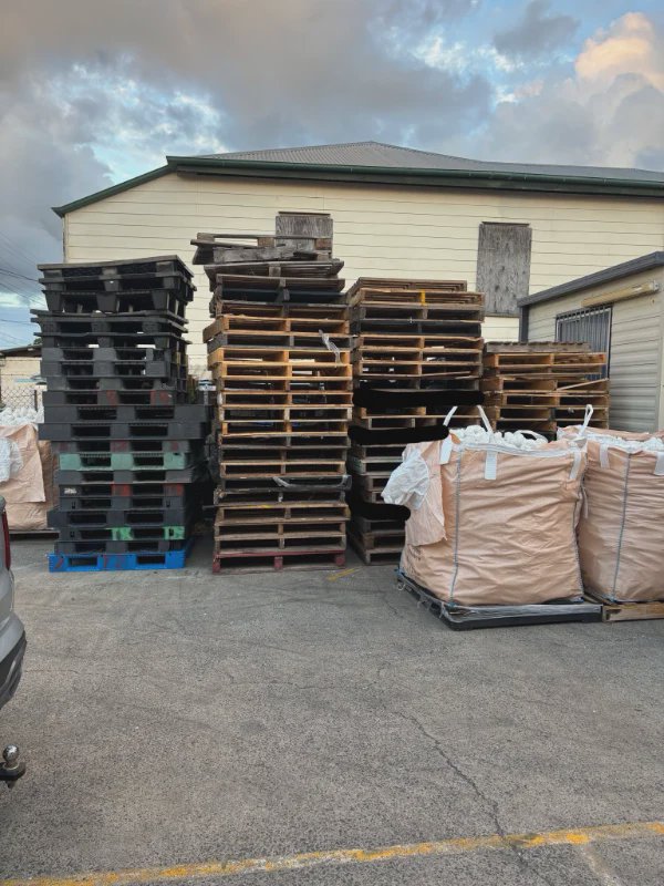 Free Pallets in Wynnum
