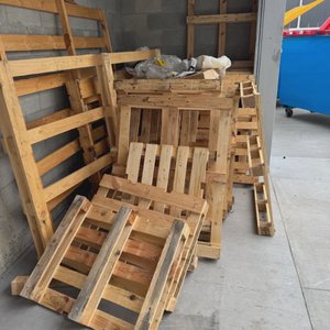 Pallets in Macgregor, QLD 4109