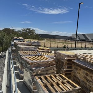 Free Pallets in Wacol