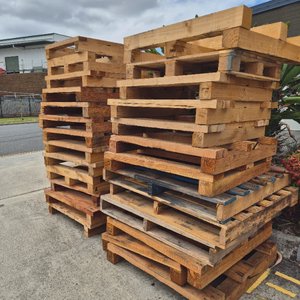 Free Pallets in Parkinson