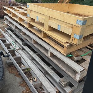 Free Pallets in Yatala